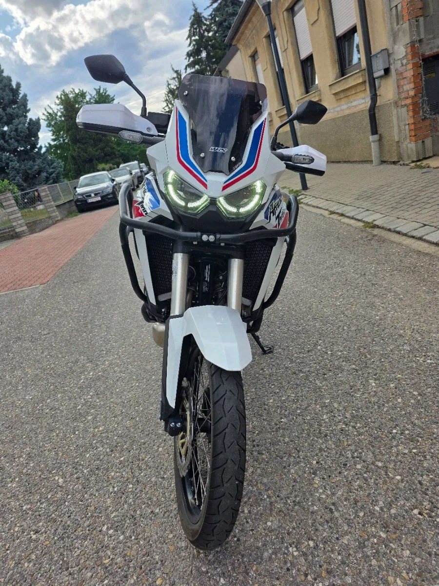 Honda Africa Twin 1100 DCT – Foto 1 von 13