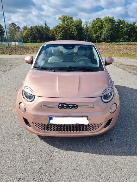 Fiat 500e "la Prima" Limousine 42 kWh La Prima