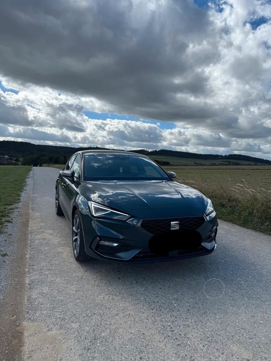 Seat Leon 2.0 TDI 110kW FR DSG FR – photo 1 of 15
