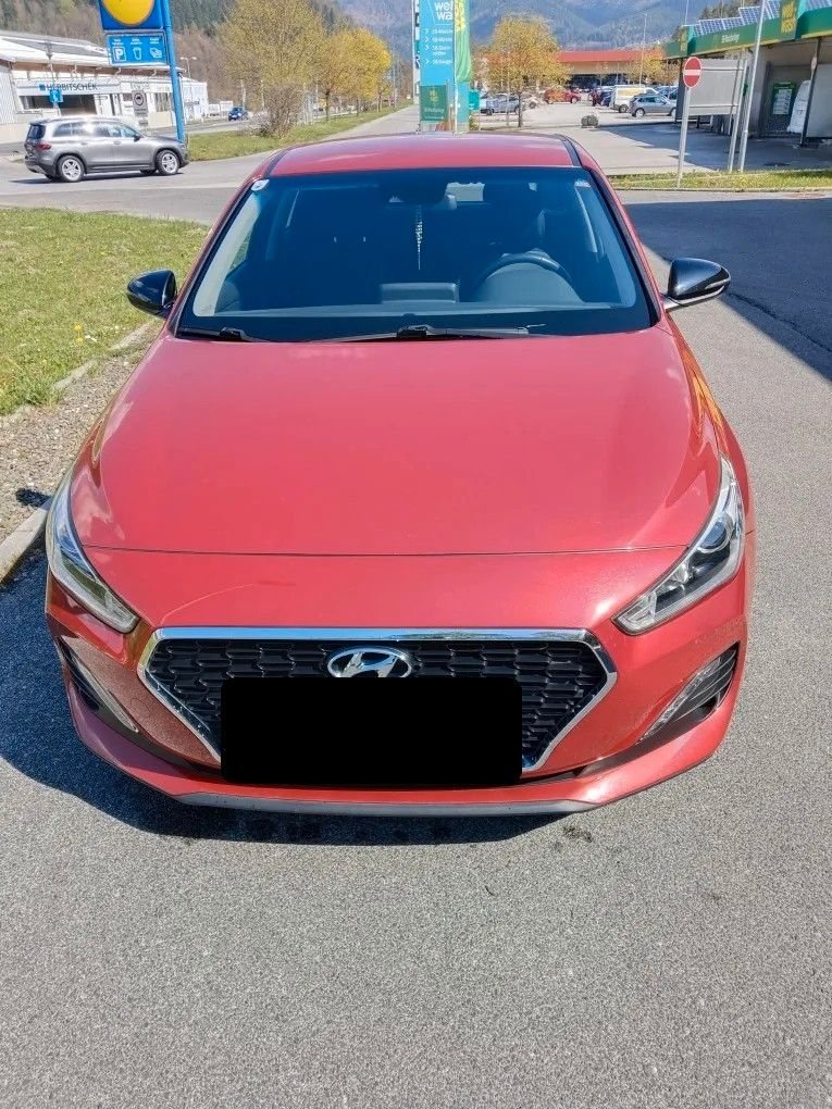 Hyundai i30 1.4 Pure Pure – photo 1 of 10