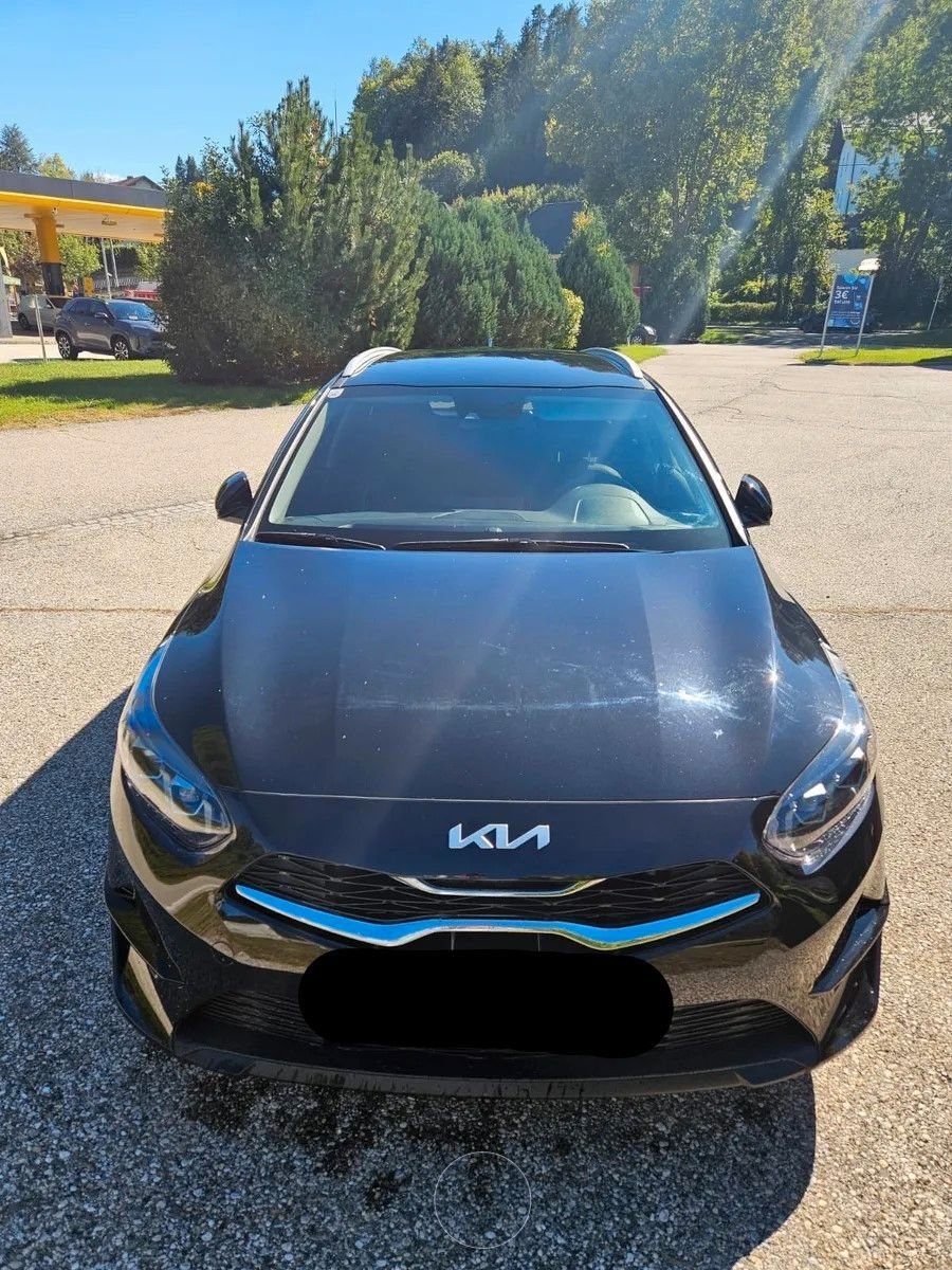 Kia cee'd Sportswagon 1.6 GDI Plug-In Hybrid Vision – photo 1 of 10