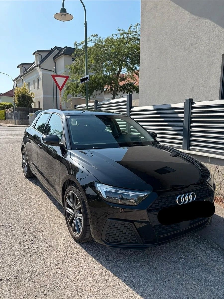 Audi A1 30 TFSI S tronic Sportback - – Foto 1 von 11